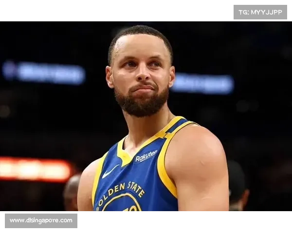 库里盛赞霍福德无声默契称其能适应任何阵容堪为球队内线核心